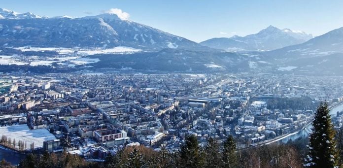 La nieve cubre Innsbruck, tanto la ciudad como sus acreditadas estaciones de esquí.