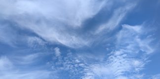 En las últimas horas, las nubes adoptaban formas muy caprichosas sobre Guadalajara. (Foto: La Crónic@)