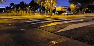 Los pasos de peatones brillan con luz propia en Cabanillas: VEA EL VÍDEO paso de cebra noche