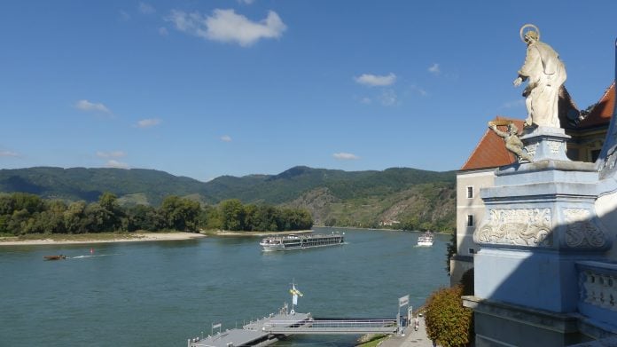 El Danubio es la esencia de este hermoso valle de la región del Wachau, en Austria. Y Dürnstein y Melk, con sus abadías, dos puntos inexcusables. (Foto: La Crónic@)