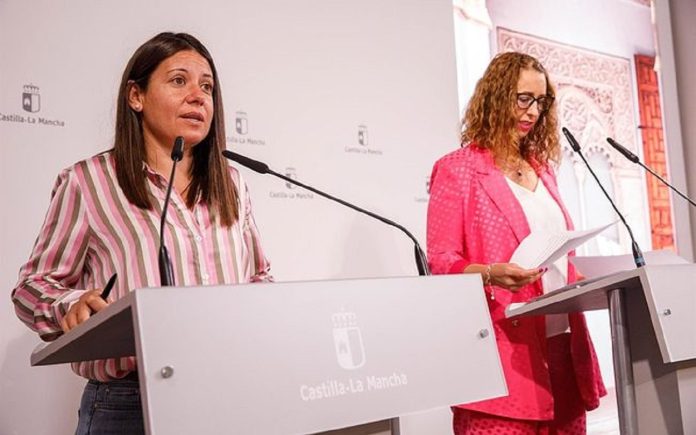 Sara Simón y Bárbara García Torijano en una comparecencia conjunta en el Palacio de Fuensalida.