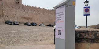 Aparcar a la vera del castillo de Sigüenza deja de ser gratis. A partir de ahora puede ser hasta engorroso.