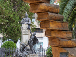 Una de las fotografías premiadas, en este caso de Jesús Taracena y centrada en la estatua del conde de Romanones, con otro enfoque.