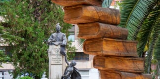 Una de las fotografías premiadas, en este caso de Jesús Taracena y centrada en la estatua del conde de Romanones, con otro enfoque.