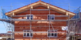 Andamios en una obra.