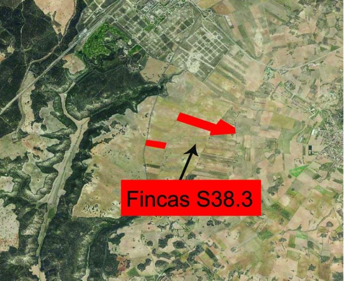 Vista cenital del suelo que sale a subasta en Horche.