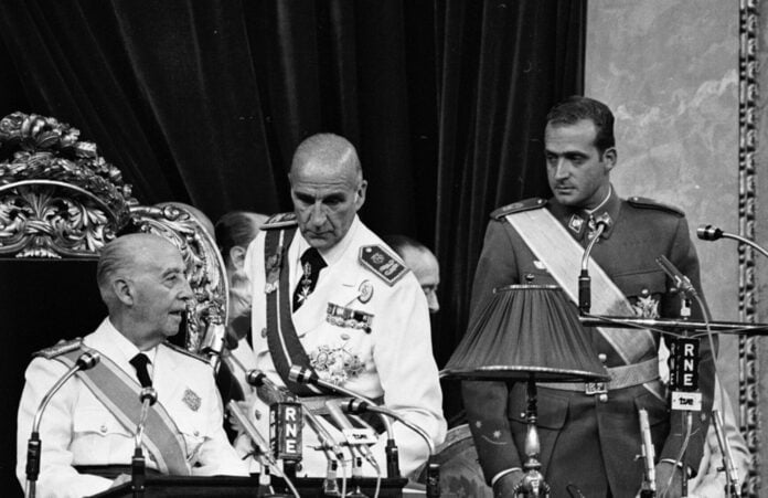 Franco nombra sucesor a Juan Carlos en 1969.