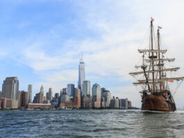 El galeón "Andalucía" en una de sus singladuras.