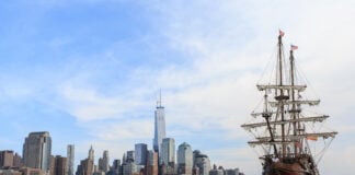 El galeón "Andalucía" en una de sus singladuras.