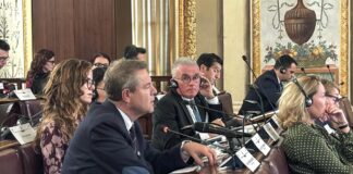 Lo que ha dicho Page este viernes en Sicilia sobre el agua tendrá eco en España García-Page, durante su intervención en Palermo el 7 de noviembre de 2025.