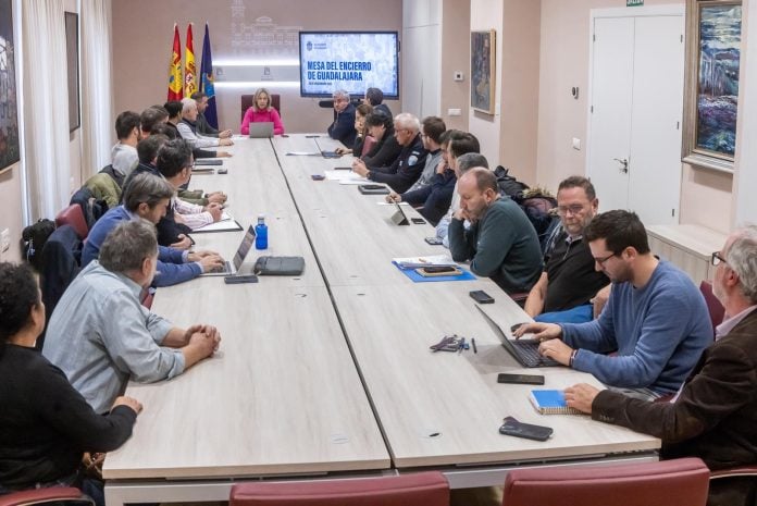 Segunda reunión de la Mesa del Encierro celebrada en el Ayuntamiento de Guadalajara el 26 de noviembre de 2025.