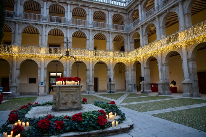 Inauguración de la Semana de las Luces, en Universidad de Alcalá Rectorado en diciembre del 2024, en Alcalá de Henares.