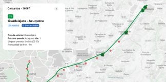 Pantalla sobre la que se visualiza la circulación de los Cercanías. Este sábado, la C-2 aún estaba sometida a las obras que han paralizado el servicio una semana. (Foto: La Crónic@)