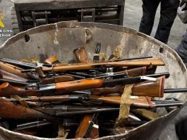 Parte de las armas fundidas tras su requisa en Guadalajara por parte de la Guardia Civil.
