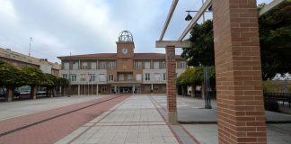 Ayuntamiento de Cabanillas del Campo, en la Plaza del Pueblo. (Foto: La Crónic@)