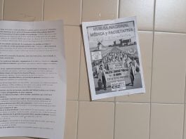 Anuncios de la huelga de médicos de diciembre de 2025 en una pared del Hospital de Guadalajara. (Foto: La Crónic@)