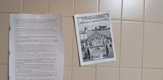 Anuncios de la huelga de médicos de diciembre de 2025 en una pared del Hospital de Guadalajara. (Foto: La Crónic@)