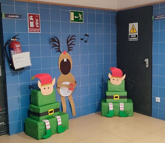 Centro de Salud Alamín adornos Navidad 2025 (14)