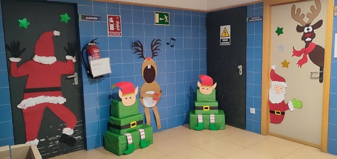 Centro de Salud Alamín adornos Navidad 2025 (14)