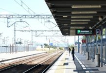 Esperando un tren de Cercanías con destino a Guadalajara en la estación de Soto del Henares.