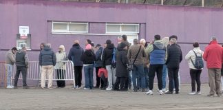 Madrugón por una entrada para el Guadalajara-Barcelona A las ocho y media de la mañana de este jueves, 11 de diciembre de 2025, no eran pocos los que hacían cola para conseguir su entrada para el Guadalajara-Barcelona del próximo martes. (Foto: La Crónic@)