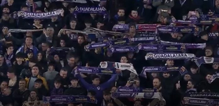 Gradadas abarrotadas en el Pedro Escartín frente al Barcelona.