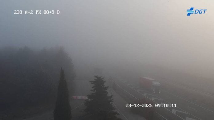 Niebla en la A-2. (Foto: DGT)