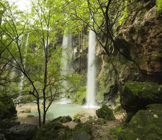 Sistema de irrigación reconocidos por la UNESCO, en Omán.