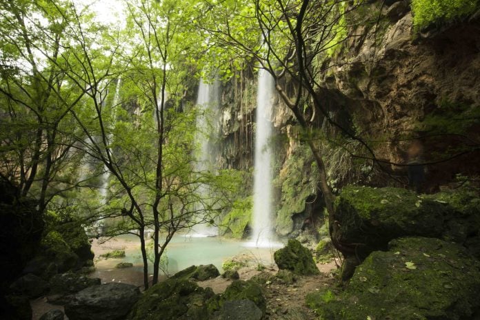 Sistema de irrigación reconocidos por la UNESCO, en Omán.