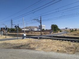 Uno de los pasos a nivel que será suprimido en Humanes por Adif.