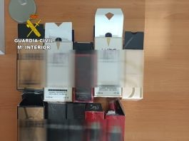 Perfumes intervenidos a la trabajadora detenida en Quer. (Foto: Guardia Civil)