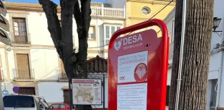 Guadalajara pasa de 28 a 47 desfibriladores contra infartos Desfibrilador callejero en una localidad española.