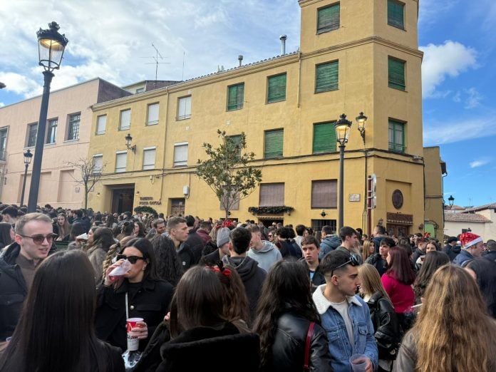 Vermú del 24 de diciembre de 2025 en la Plaza de San Esteban. (Foto: La Crónic@)