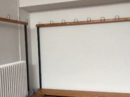 Vestuario del "Pedro Escartín" para el equipo visitante.