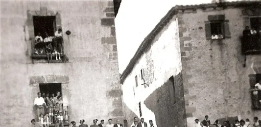 Málaga del Fresno recuerda con nostalgia las antiguas capeas Capea en Atienza en los años 60 del siglo XX.