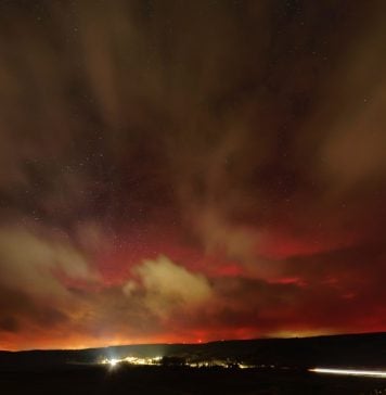 Auroras boreales sobre Guadalajara Aurora boreal desde Tobillos (Foto José Antonio Rodríguez).