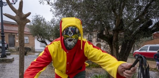 La Botarga de La Mierla recupera una tradición perdida hace 90 años La Botarga de La Mierla vuelve a recorrer las calles en el Día del Santo Niño, manteniendo viva una de las tradiciones más singulares del patrimonio cultural de la provincia. Ritual, música y comunidad se unen en una celebración que conecta pasado y presente.