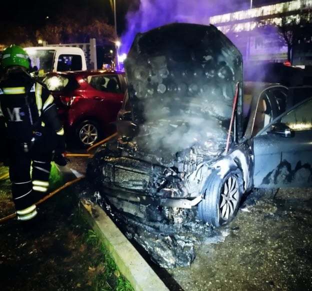 Coche incendiado enero 2026 Guadalajara bomberos