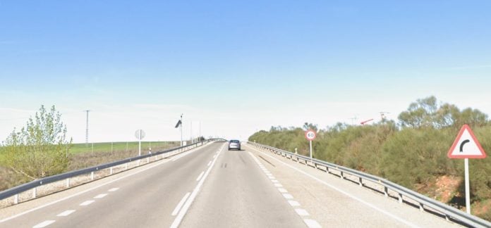 Se ha contratado un estudio para ver cómo mejorar el tráfico de la N-320 desde este punto exacto y hasta el límite con la Comunidad de Madrid. (Foto: Google Maps)
