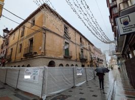 El caserón se extiende por la Calle Mayor y Montemar desde hace siglos. (Foto: La Crónic@)