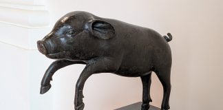 Este cerdito, saltarín y feliz, encontrado en la Casa de los Papiros de Herculano, representaba la felicidad en la vida que sólo el Vesubio fue capaz de robar a sus habitantes. (Foto: La Crónic@)