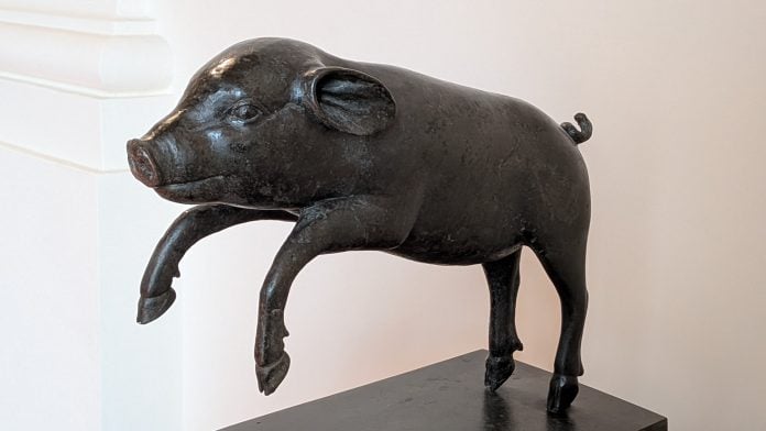 Este cerdito, saltarín y feliz, encontrado en la Casa de los Papiros de Herculano, representaba la felicidad en la vida que sólo el Vesubio fue capaz de robar a sus habitantes. (Foto: La Crónic@)