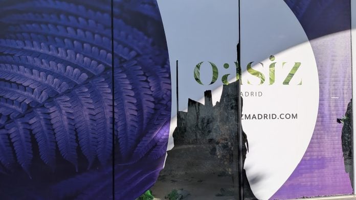 Una imagen casi premonitoria del deterioro de la marca en el propio centro comercial Oasiz, el pasado otoño. (Foto: La Crónic@)