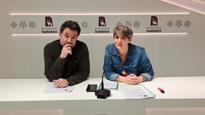 Jorge Riendas y Susana Martínez durante su rueda de prensa.