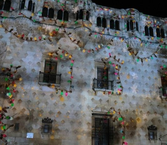 Videomapping en el Infantado en la Navidad de 2023.