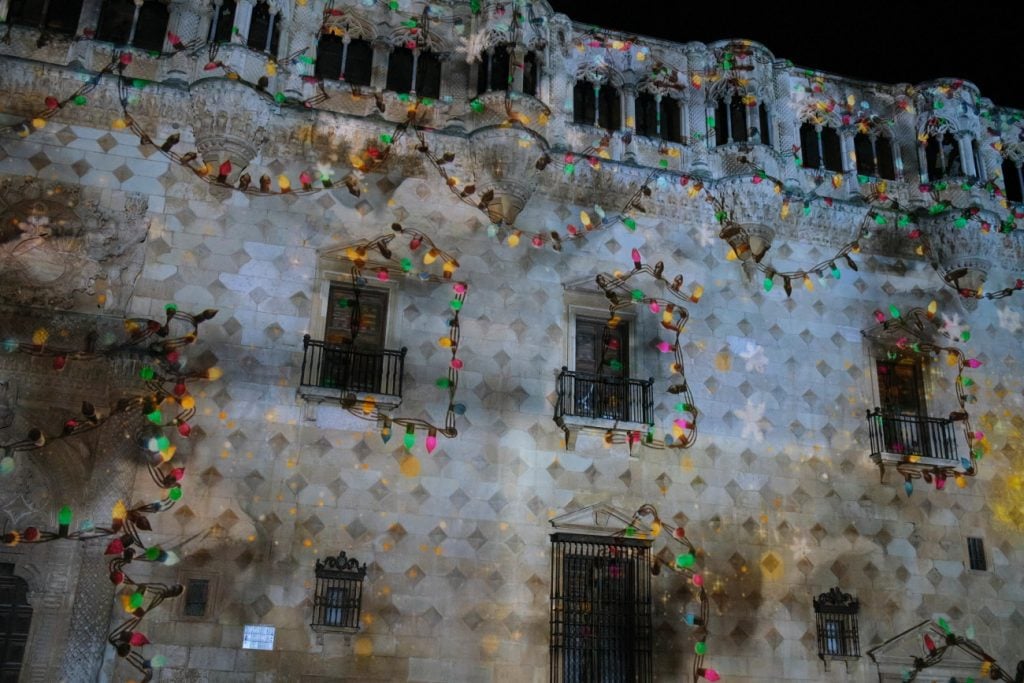 Videomapping en el Infantado en la Navidad de 2023.