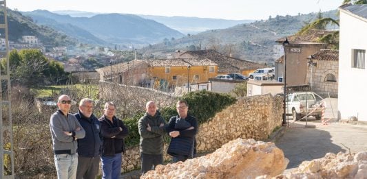 Desprendimiento de rocas en Pastrana Las obras de urgencia en Pastrana las ha ejecutado la Diputación.