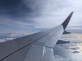 Un avión de Iberia en pleno vuelo en 2026. (Foto: La Crónic@)