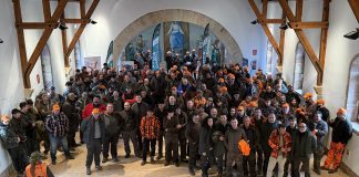 Participantes en la montería solidaria de Solanillos.