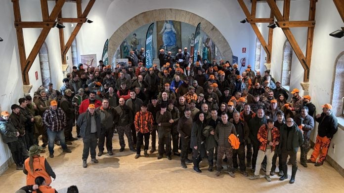 Participantes en la montería solidaria de Solanillos.